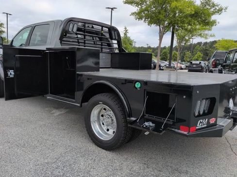 Used 2026 RAM 4500 4x4 Crew Cab DRW w/ Laramie Trim Package image 13