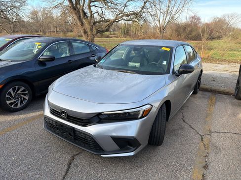 Used 2024 Honda Civic Sport image 10