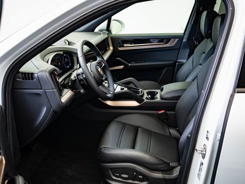 New 2026 Porsche Cayenne E-Hybrid image 5