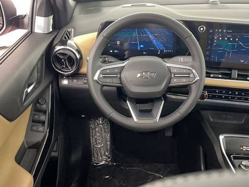 New 2025 Chevrolet Equinox ACTIV image 14