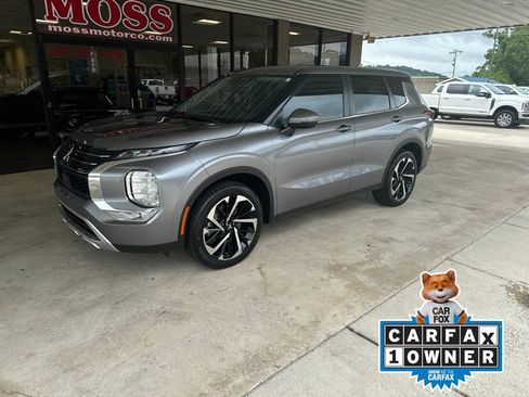 Used 2023 Mitsubishi Outlander SE FWD image 1