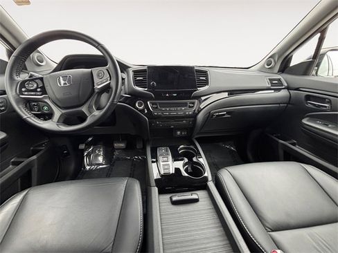 Used 2022 Honda Pilot Touring image 10