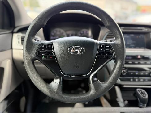 Used 2017 Hyundai Sonata SE FWD image 24