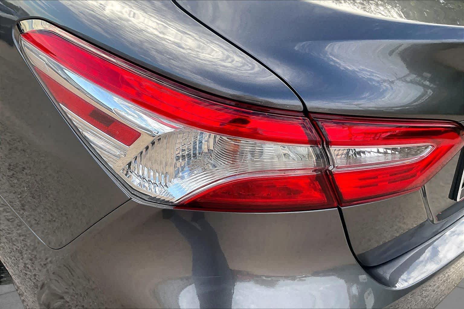 Used 2019 Toyota Camry LE FWD image 28