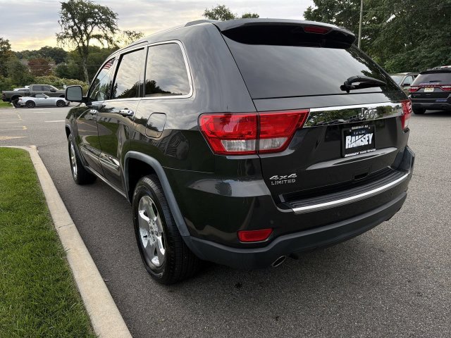 Used 2011 Jeep Grand Cherokee Limited AWD/4WD image 6