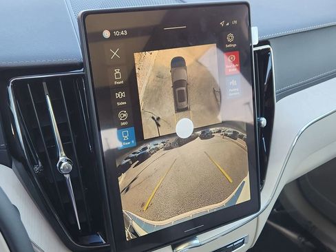 New 2026 Volvo XC60 B5 Ultra w/ Climate Package PRO image 9