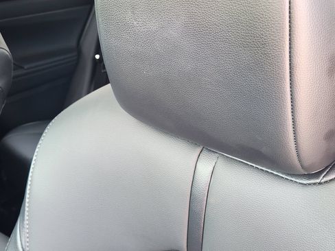 Used 2021 Toyota Highlander XLE FWD image 18
