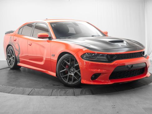Used 2017 Dodge Charger R/T Scat Pack w/ Beats Audio Group RWD image 1