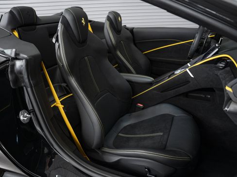 Used 2026 Ferrari Roma Spider RWD image 30