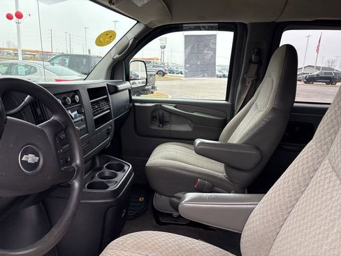 Used 2008 Chevrolet Express 1500 AWD Passenger w/ LT Preferred Equipment Group image 33
