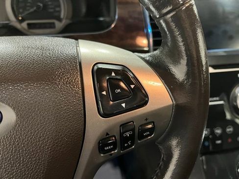 Used 2015 Ford Taurus Limited w/ Equipment Group 301A image 25