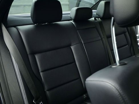 Used 2012 Mercedes-Benz E 350 4MATIC Sedan image 35