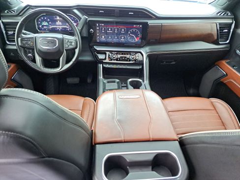 Certified 2024 GMC Sierra 3500 Denali Ultimate image 8