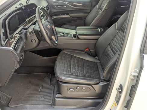 Used 2023 Cadillac Escalade ESV Sport Platinum w/ LPO, ONYX Package image 5