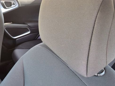 Certified 2025 Kia Soul LX w/ LX Technology Package FWD image 15