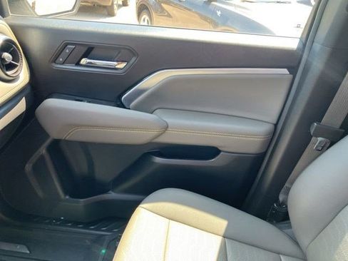 Used 2024 Chevrolet Colorado ZR2 w/ ZR2 Convenience Package III AWD/4WD image 21