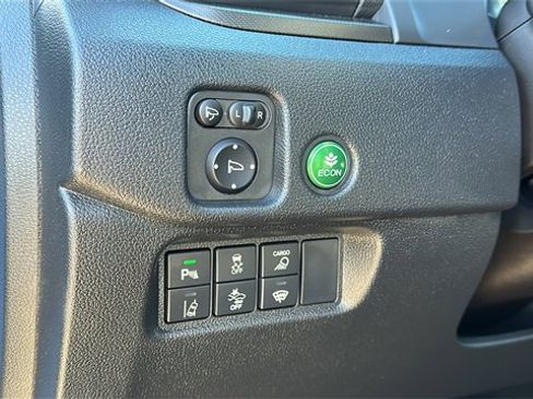 Used 2025 Honda Ridgeline TrailSport image 11