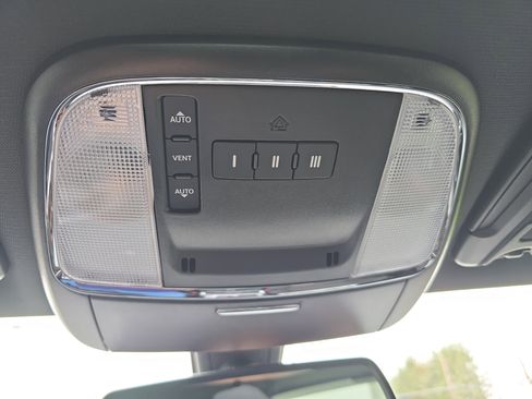 Used 2023 Dodge Charger R/T image 35