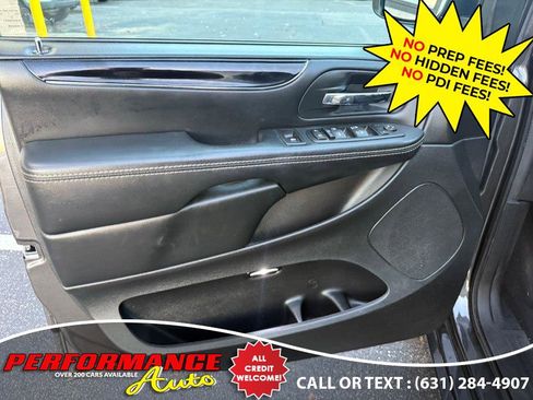 Used 2017 Dodge Grand Caravan SE image 22