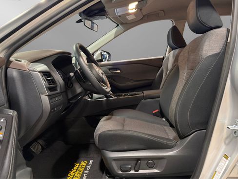 Used 2023 Nissan Rogue SV AWD/4WD image 17
