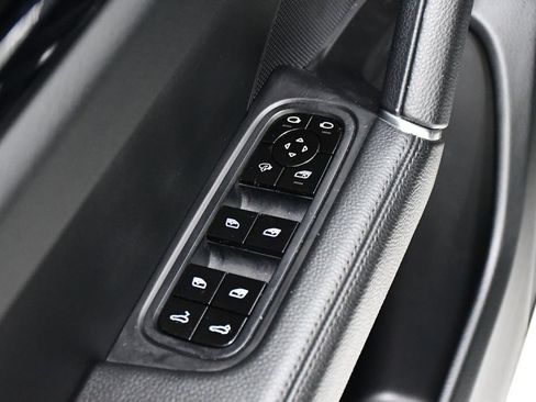 Used 2020 Porsche Cayenne AWD/4WD image 18