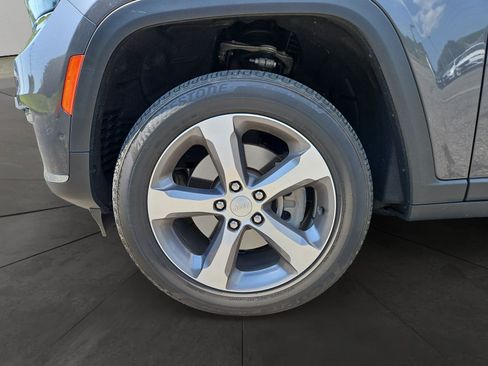 Used 2024 Jeep Grand Cherokee L Limited w/ Luxury Tech Group II AWD/4WD image 14
