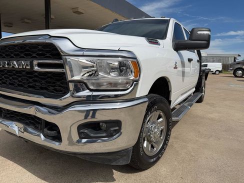 Used 2024 RAM 2500 Tradesman w/ Chrome Appearance Group image 11