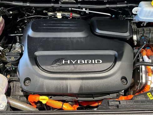 Used 2023 Chrysler Pacifica Pinnacle FWD image 33