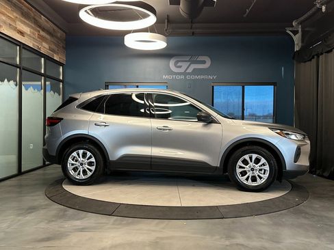 Used 2023 Ford Escape Active image 2