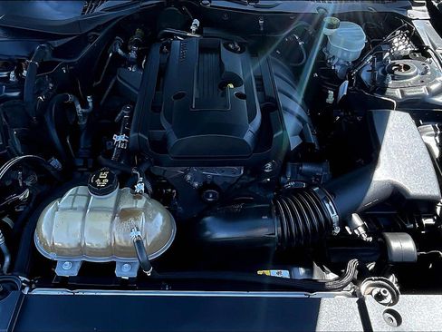 Used 2016 Ford Mustang Coupe image 9