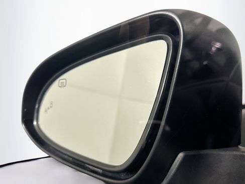 Used 2017 Toyota Avalon Limited image 16