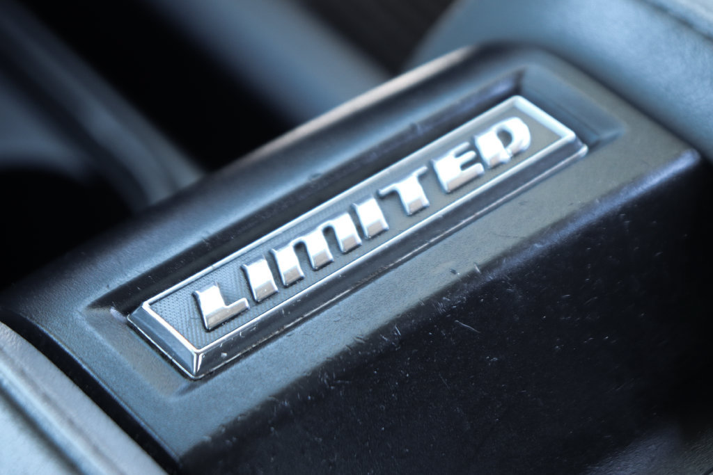 Used 2018 Toyota Tundra Limited w/ Limited Premium Package AWD/4WD image 34