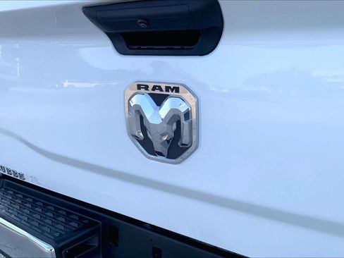 Used 2022 RAM 2500 Tradesman w/ Chrome Appearance Group AWD/4WD image 27