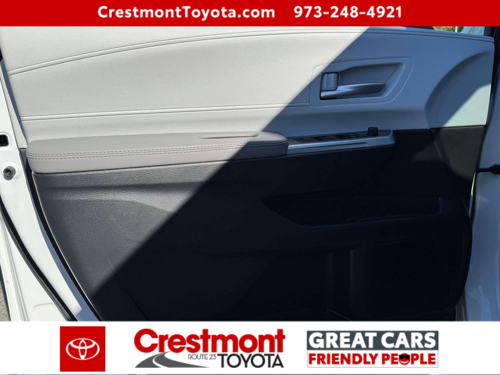 Used 2025 Toyota Sienna XLE w/ XLE Plus Package AWD/4WD image 15