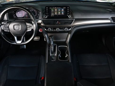 Used 2018 Honda Accord Sport image 2