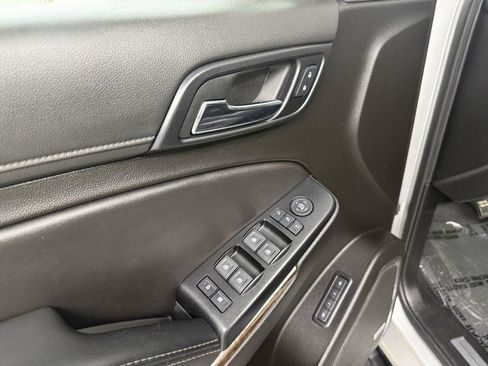 Used 2019 Chevrolet Suburban LT AWD/4WD image 26