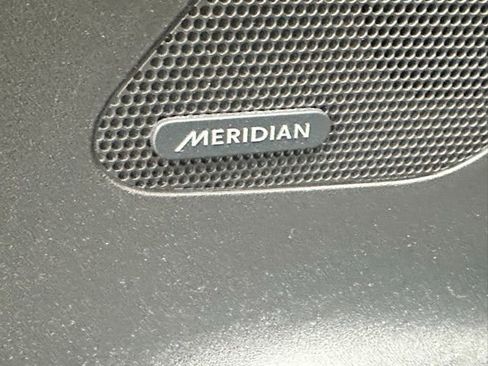 Used 2018 Jaguar F-PACE R-Sport image 13