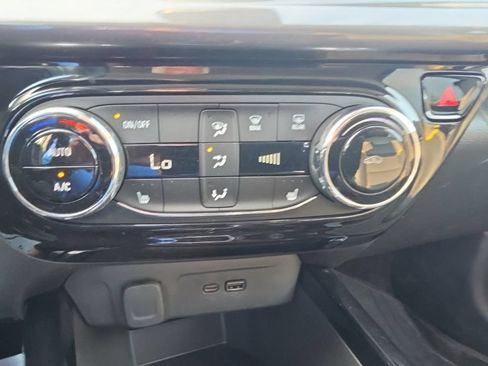 Certified 2025 Chevrolet Trax ACTIV w/ Driver Confidence Package FWD image 15