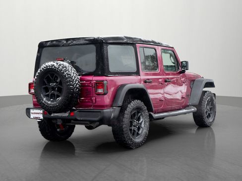 Used 2024 Jeep Wrangler Willys image 7