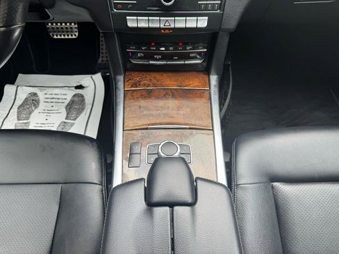 Used 2016 Mercedes-Benz E 350 4dr Sdn E 350 Luxury 4MATIC image 14