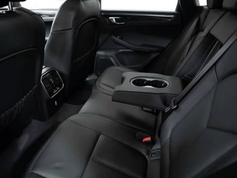 Certified 2026 Porsche Macan AWD/4WD image 37