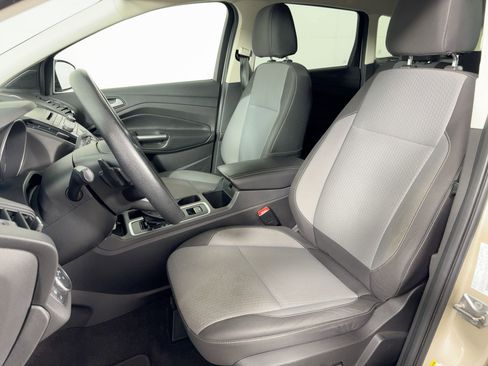 Used 2017 Ford Escape SE w/ SE Cold Weather Package image 5