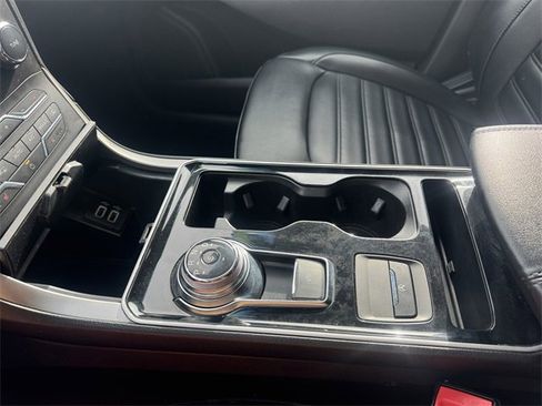 Used 2020 Ford Edge SEL w/ Convenience Package image 25