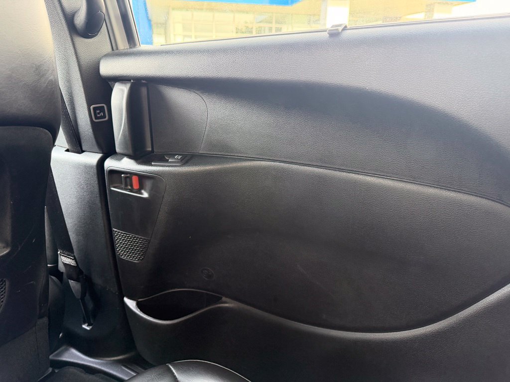 Used 2025 Chrysler Pacifica Select FWD image 16