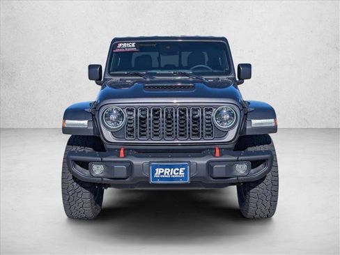 Used 2025 Jeep Gladiator Mojave image 2