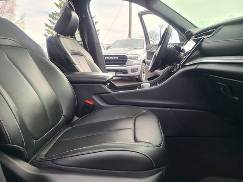Used 2024 Jeep Grand Cherokee L Limited w/ Luxury Tech Group II AWD/4WD image 20