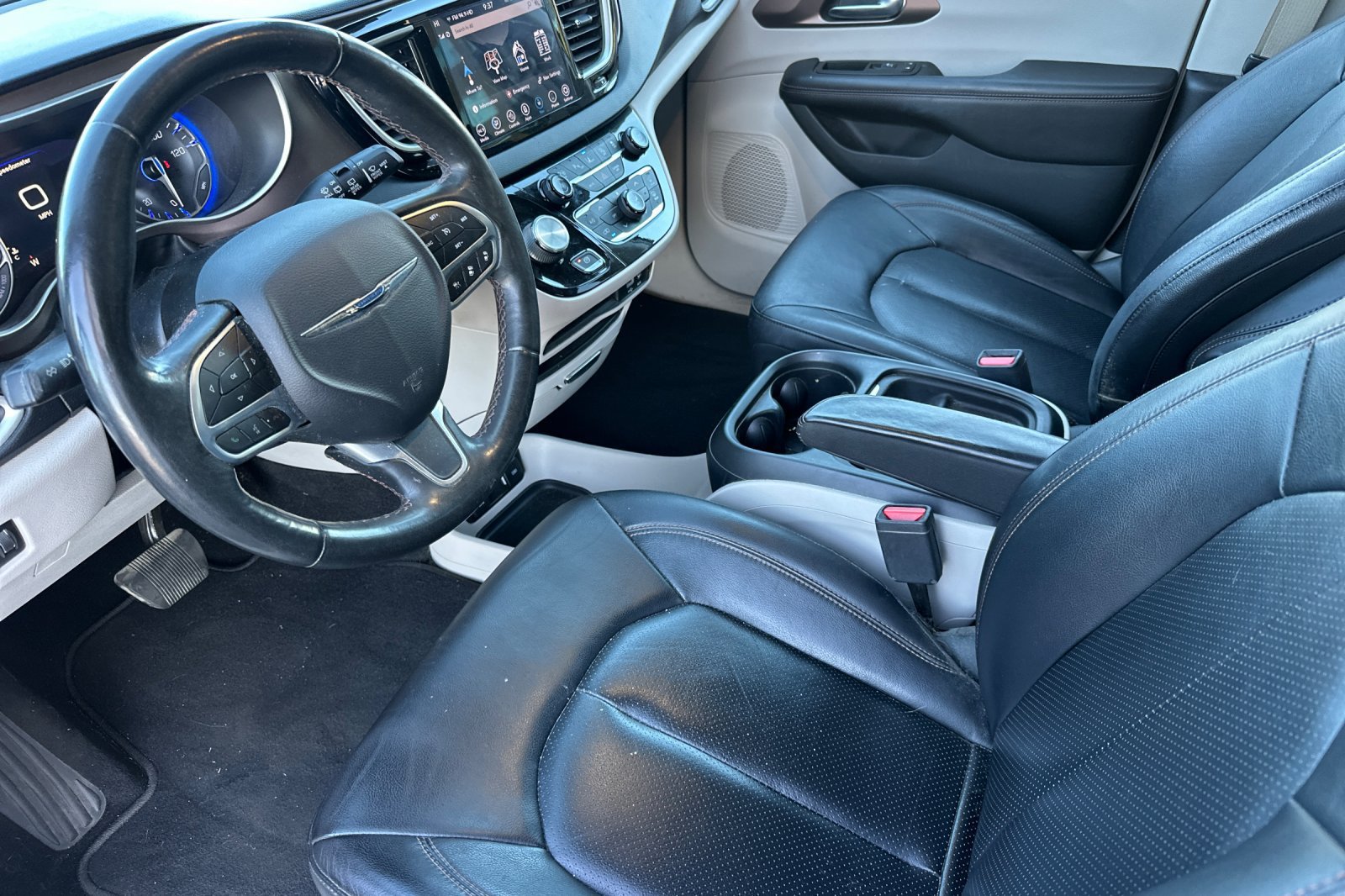 Used 2019 Chrysler Pacifica Touring-L w/ Advanced Safetytec Group FWD image 10