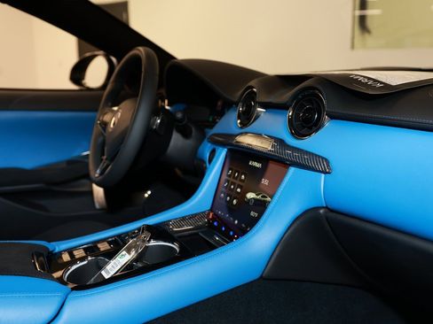 New 2025 Karma Revero Luxury image 18