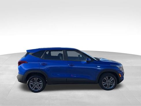 Certified 2023 Kia Seltos LX image 6