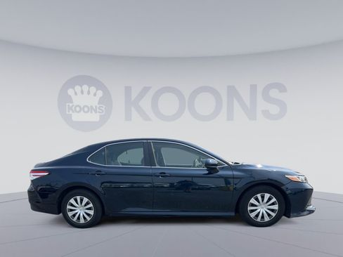 Used 2018 Toyota Camry FWD image 8